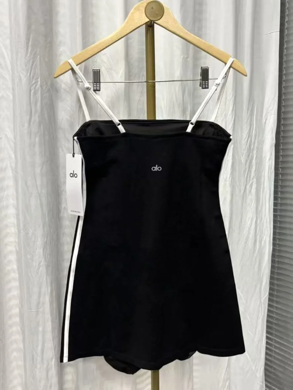 🖤 Alo Airbrush Streamlined Dress - Black and White Color Block Fitted Dress